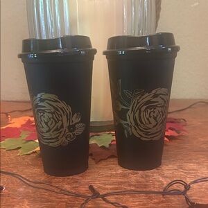 Starbucks Fall 2021 Black with Rose Design Plastic Reusable Grande 16 OZ Cups